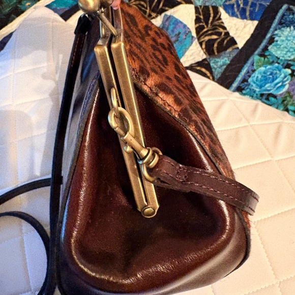 Patricia Nash  Leopard Print Women's Bag with Tan Handle - Picture 5 of 7